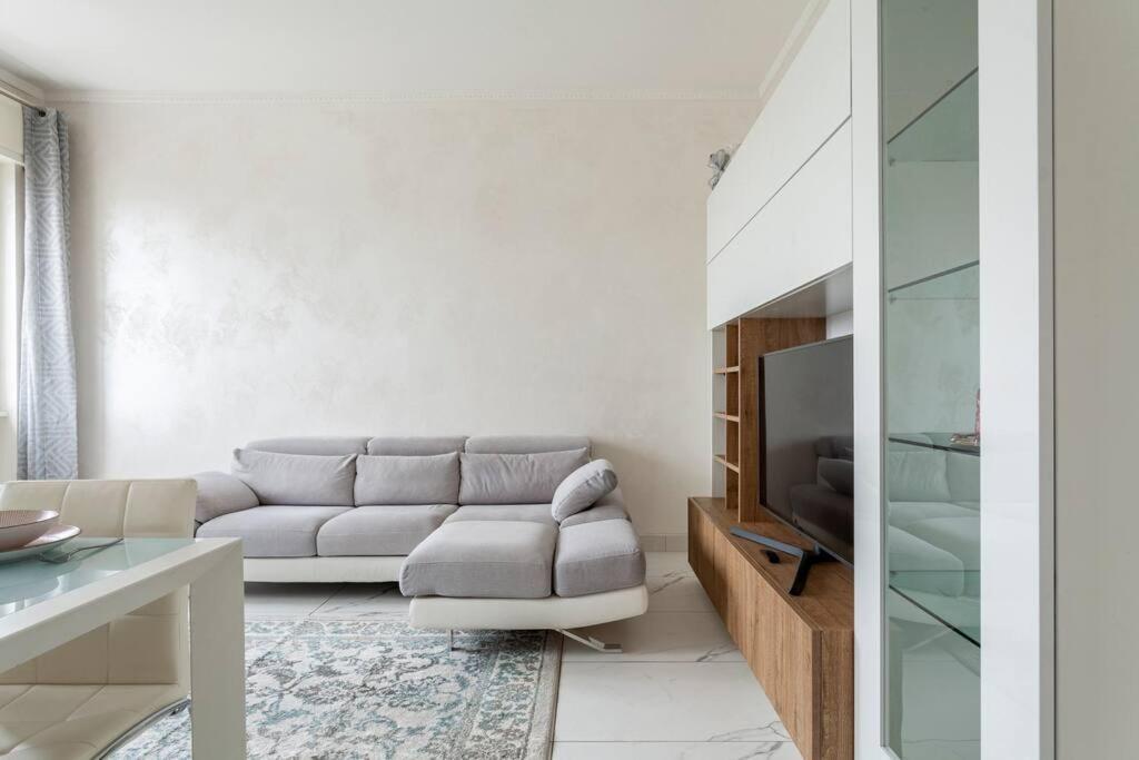 لينيانو Suite Reale Vicino Malpensa - Parcheggio Gratuito المظهر الخارجي الصورة